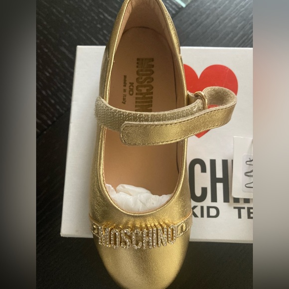 Moschino - Picture 8 of 12